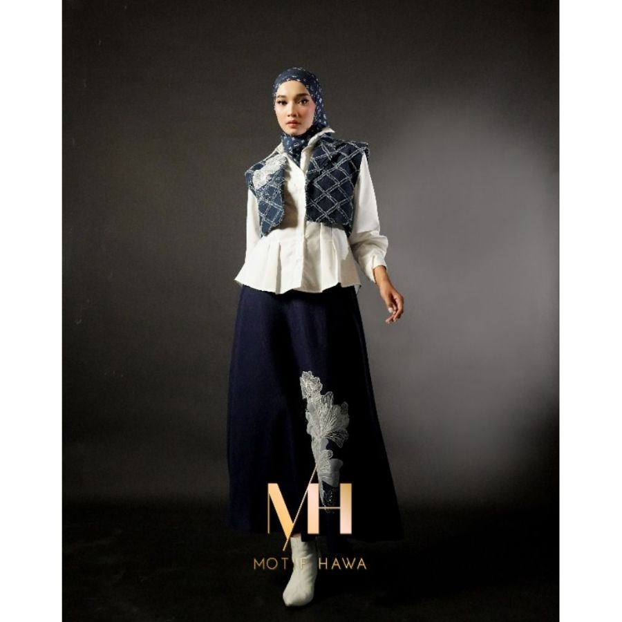 Pearl Jeans series by Motif Hawa set Blouse + Skirt rok + vest outer + Scarf (SKY BLUE)