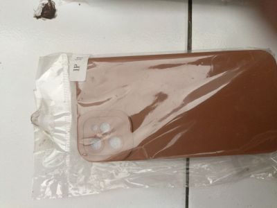 C. P IPHONE 11
