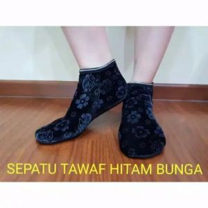 Sepatu kaos kaki thowaf tawaf