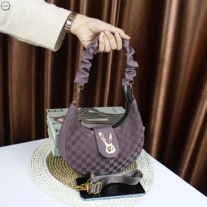 Tas bahu motif tikar 