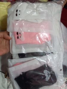 Kaos kaki bayi pita