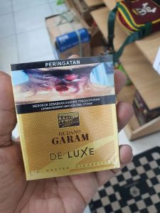 Rokok Deluxe 16 kretek
