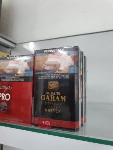 Rokok GG Signature kretek 12
