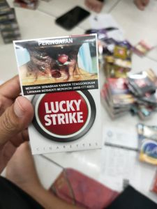 Rokok lucky strike 