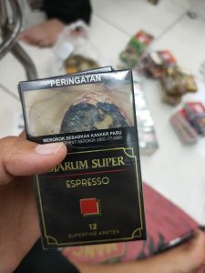 Rokok Djarum super espresso hitam 12