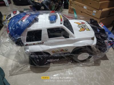 Mobil Jeep polisi/tentara b