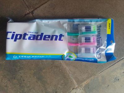Ciptadent Sikat Gigi Classic isi 3