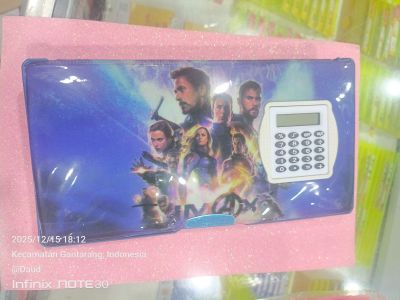 Tempat pensil kalkulator