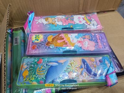 Tempat pensil karakter 1230