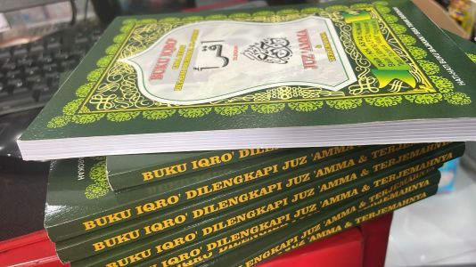 Buku iqro hijau besar