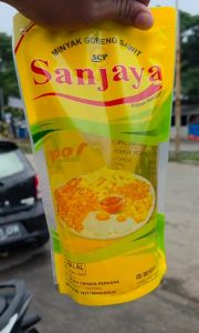 Minyak sanjaya 1 liter pouch 
