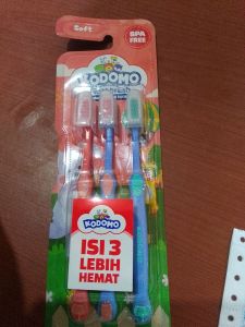 Kodomo Toothbrush triple pack isi 3