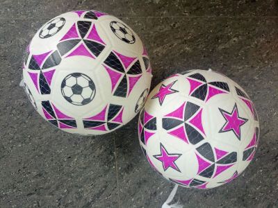 Bola karet abstrak