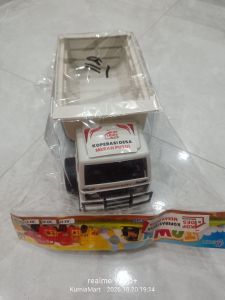 Truck koperasi merah putih 