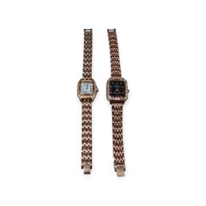 Jam cewek besi kecil