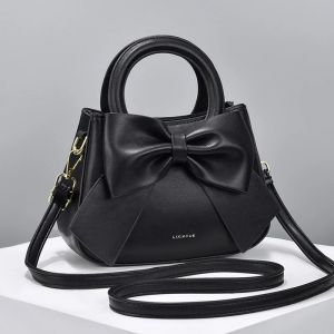 TAS MODEL PITA HITAM