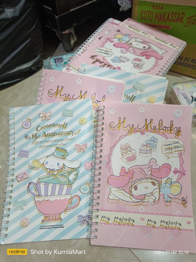Buku diary karakter spiral 
