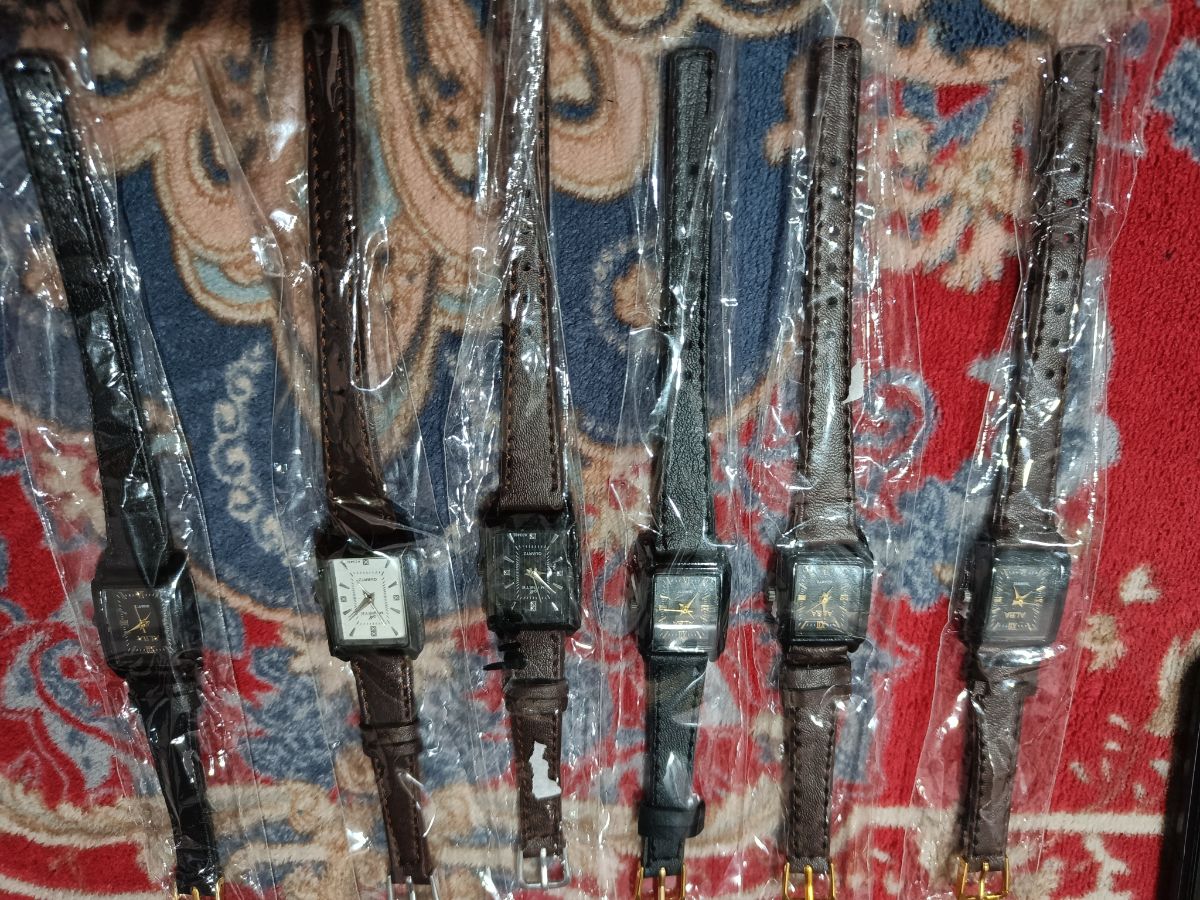 Jam Alba/Mirete segi kecil