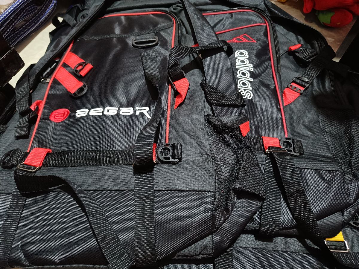 Ransel pakaian eigher/adidas