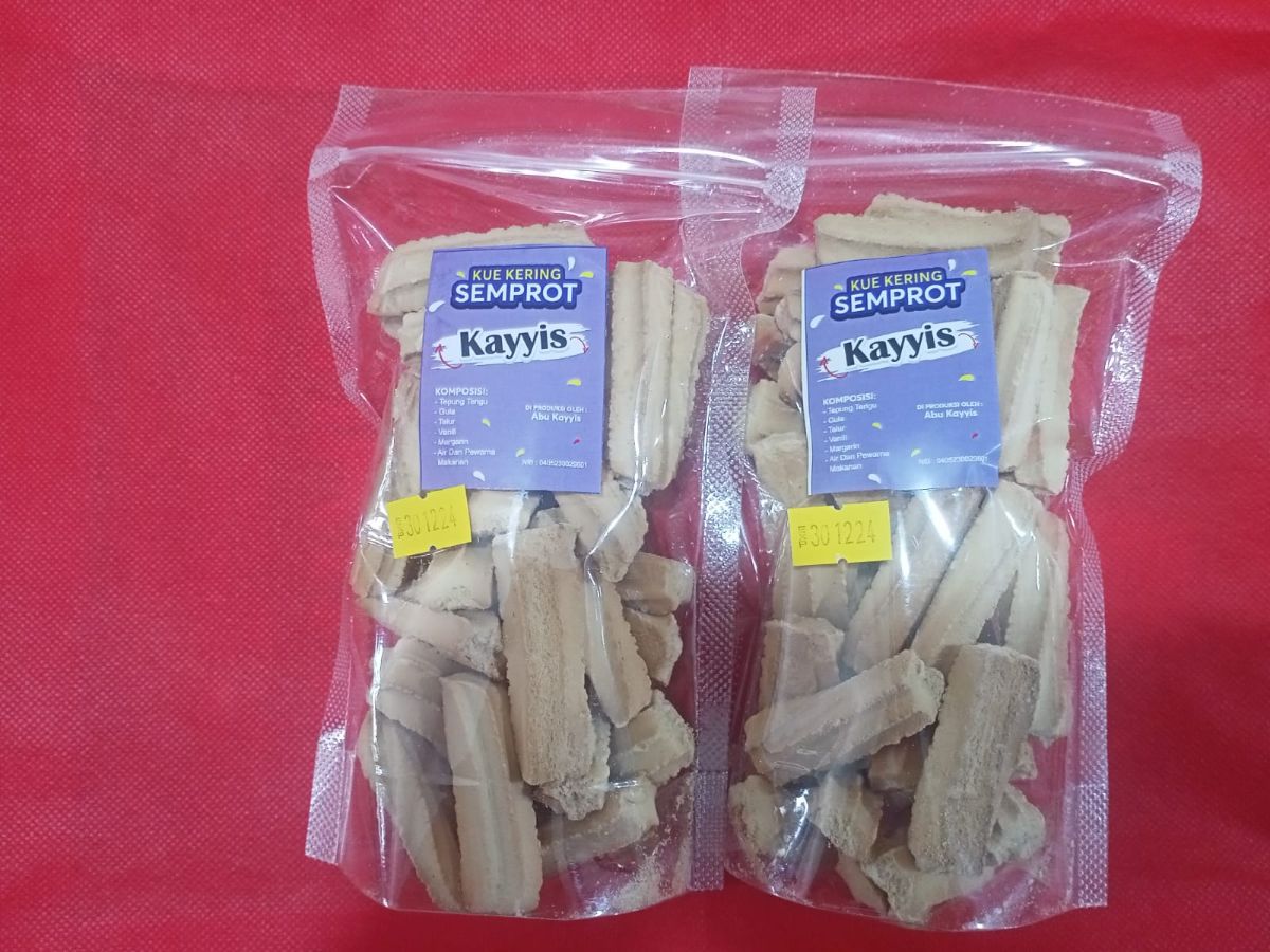 KUE KERING SEMPROT KAYYIS