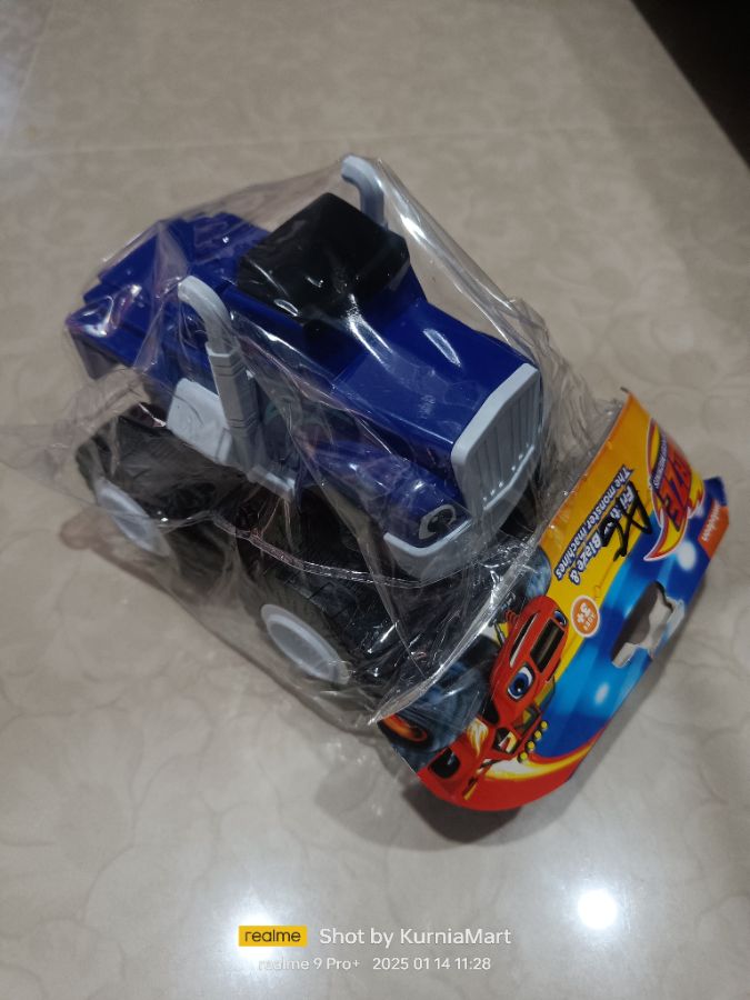 Mobil Blaze biru