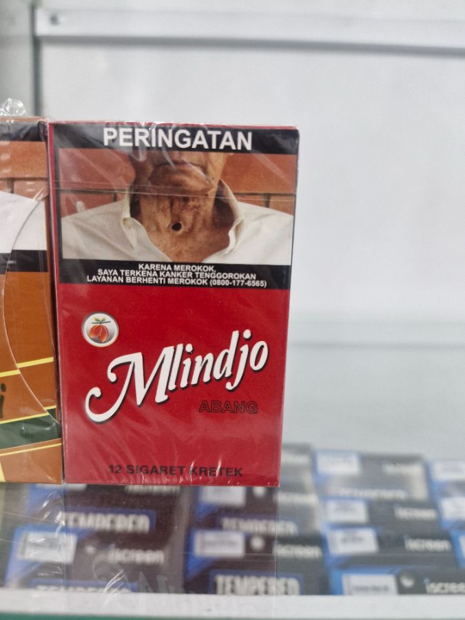 Rokok mlindjo merah 