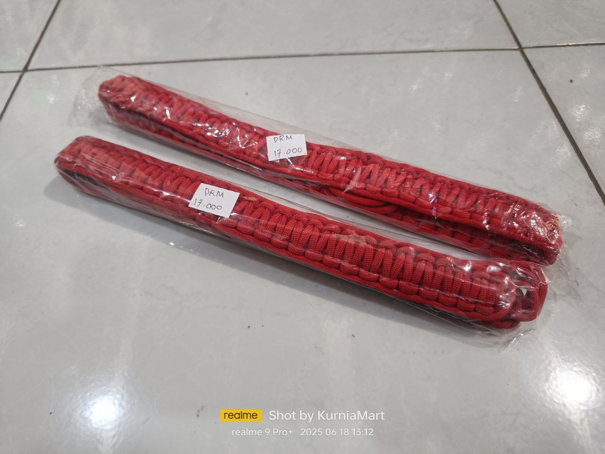 Tali sempritan merah b