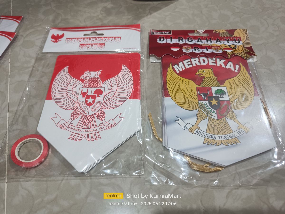 Bendera tali kertas dirgahayu 