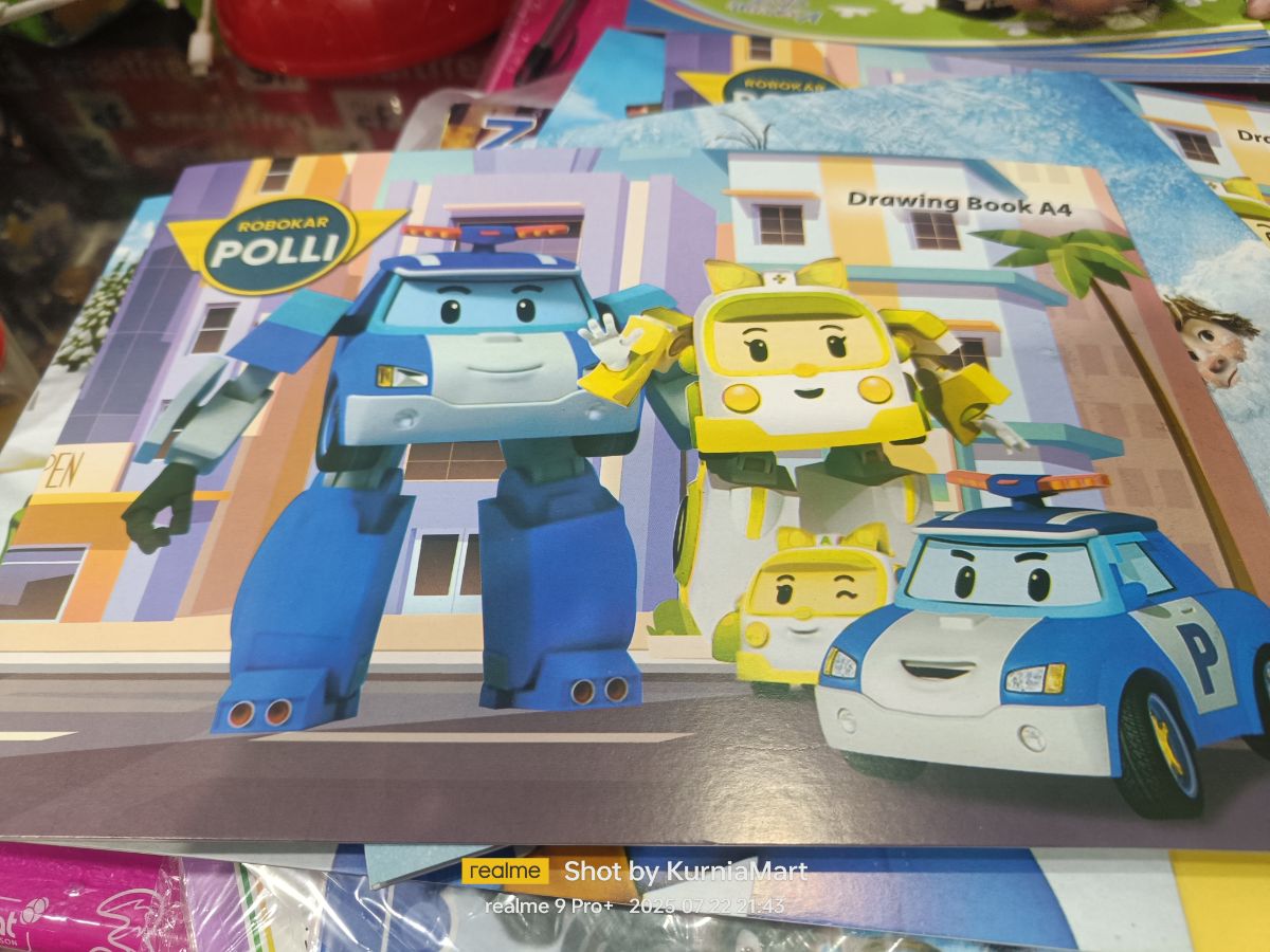 Buku gambar A4 karakter 