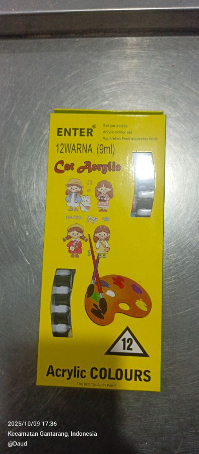 Cat akrilic