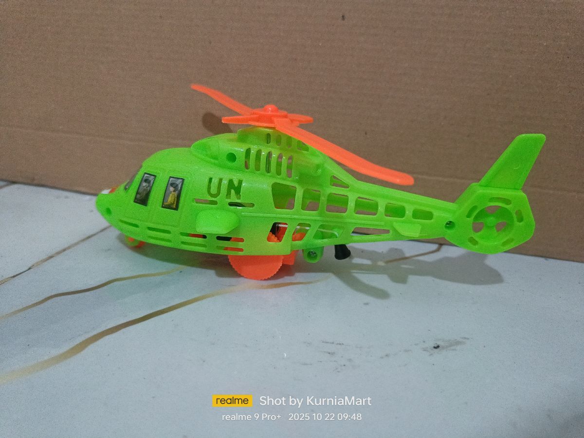 Helikopter kecil mp3705