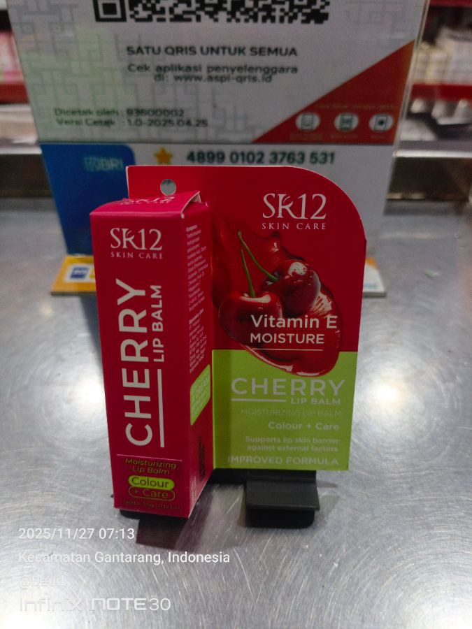 Pelembab bibir SR12