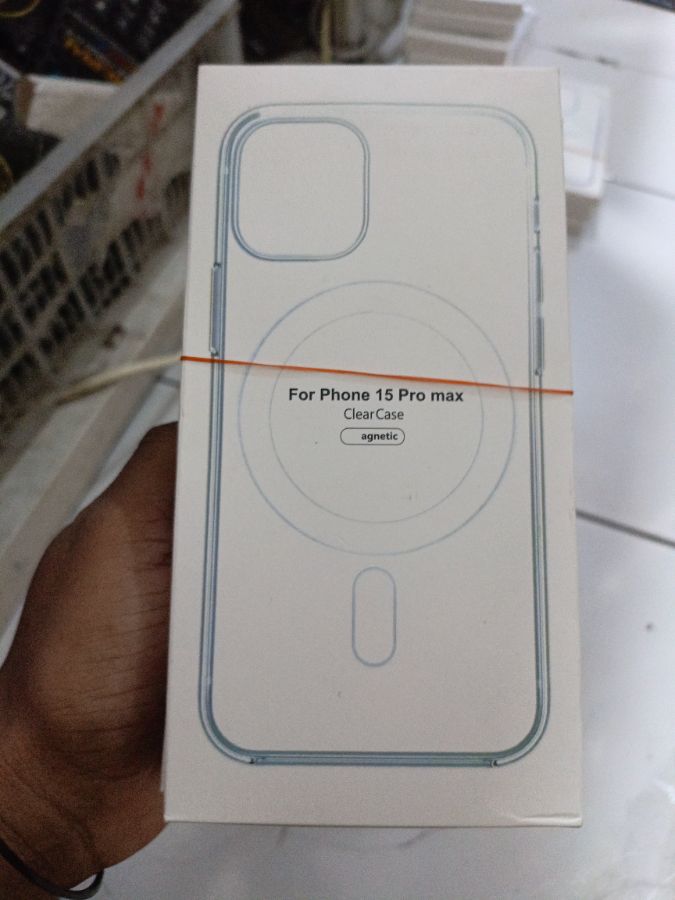 C. MAGNETIC IP 15 PRO MAX