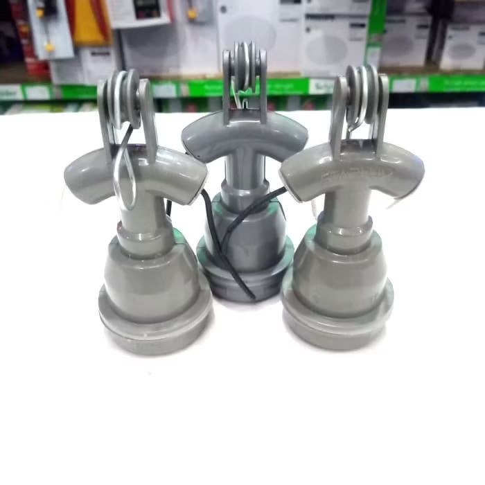 Fitting lampu gantung keramik