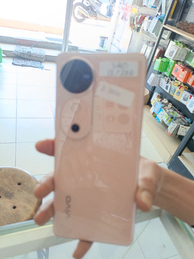 VIVO V40 12/256