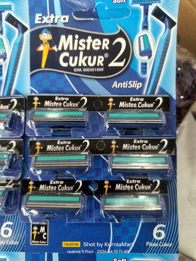Mister cukur biru
