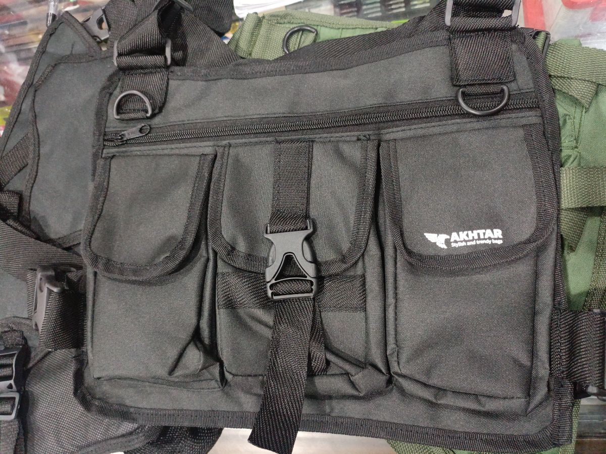 Ransel dada Akhtar hitam