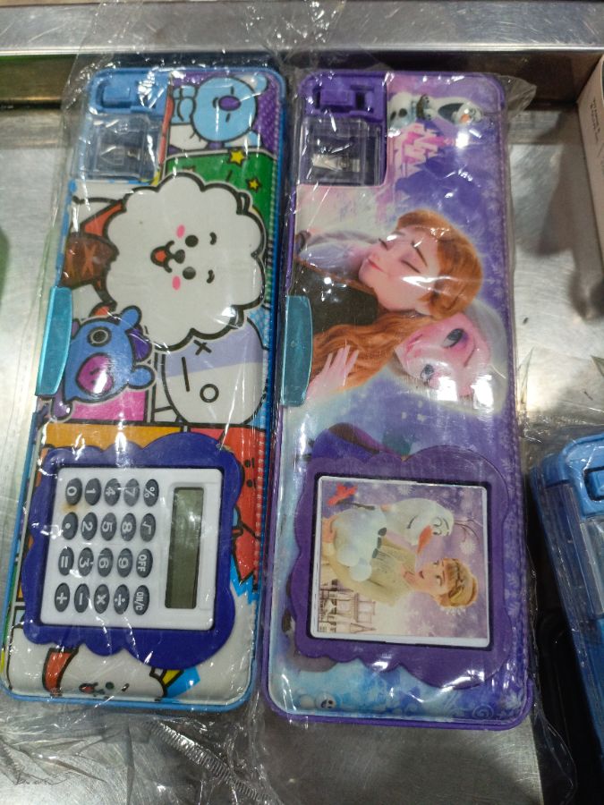 Tempeat pensil kalkulator cewe