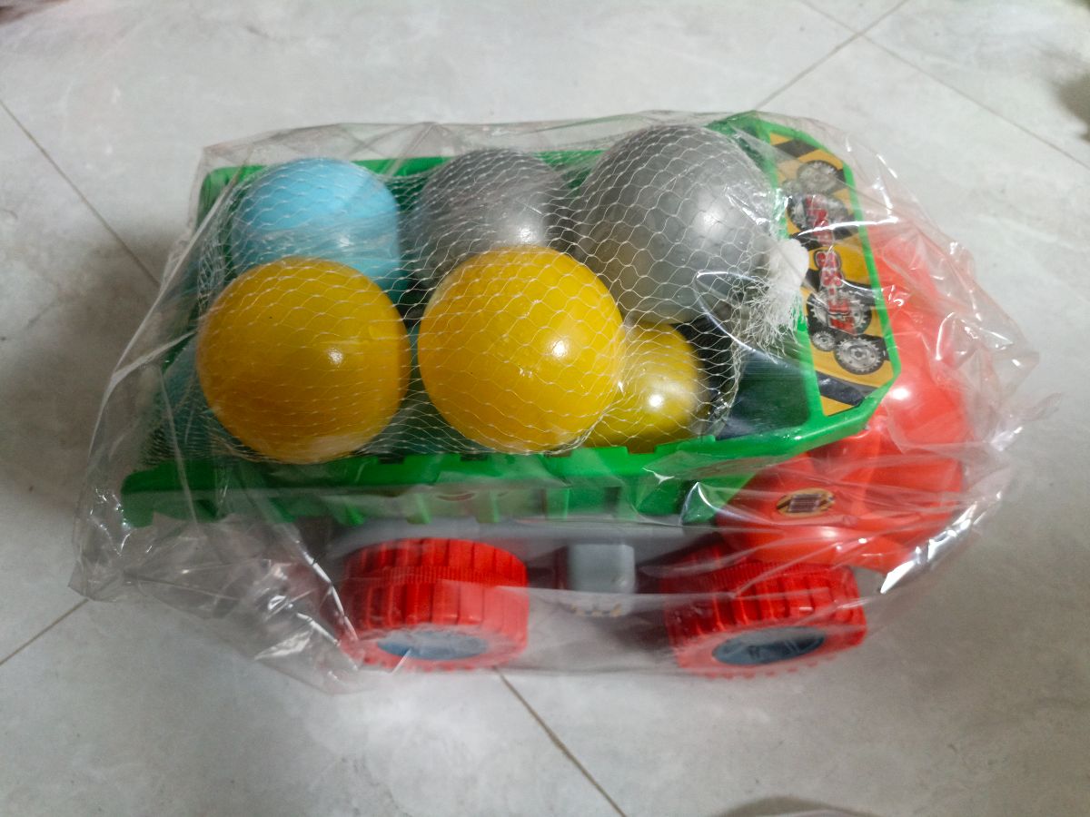 Mobil truk BOLA SMP8837