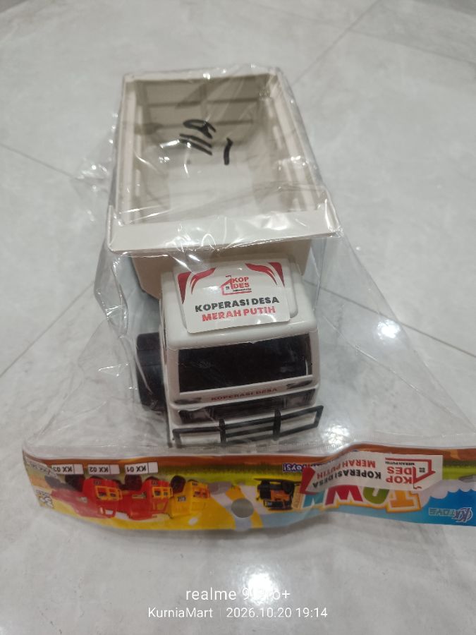 Truck koperasi merah putih 