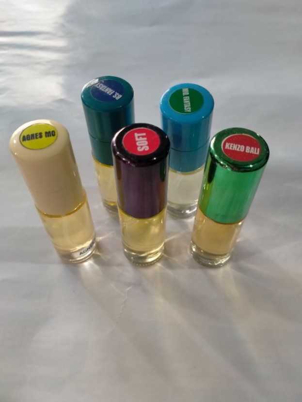 Parfum semprot kecil