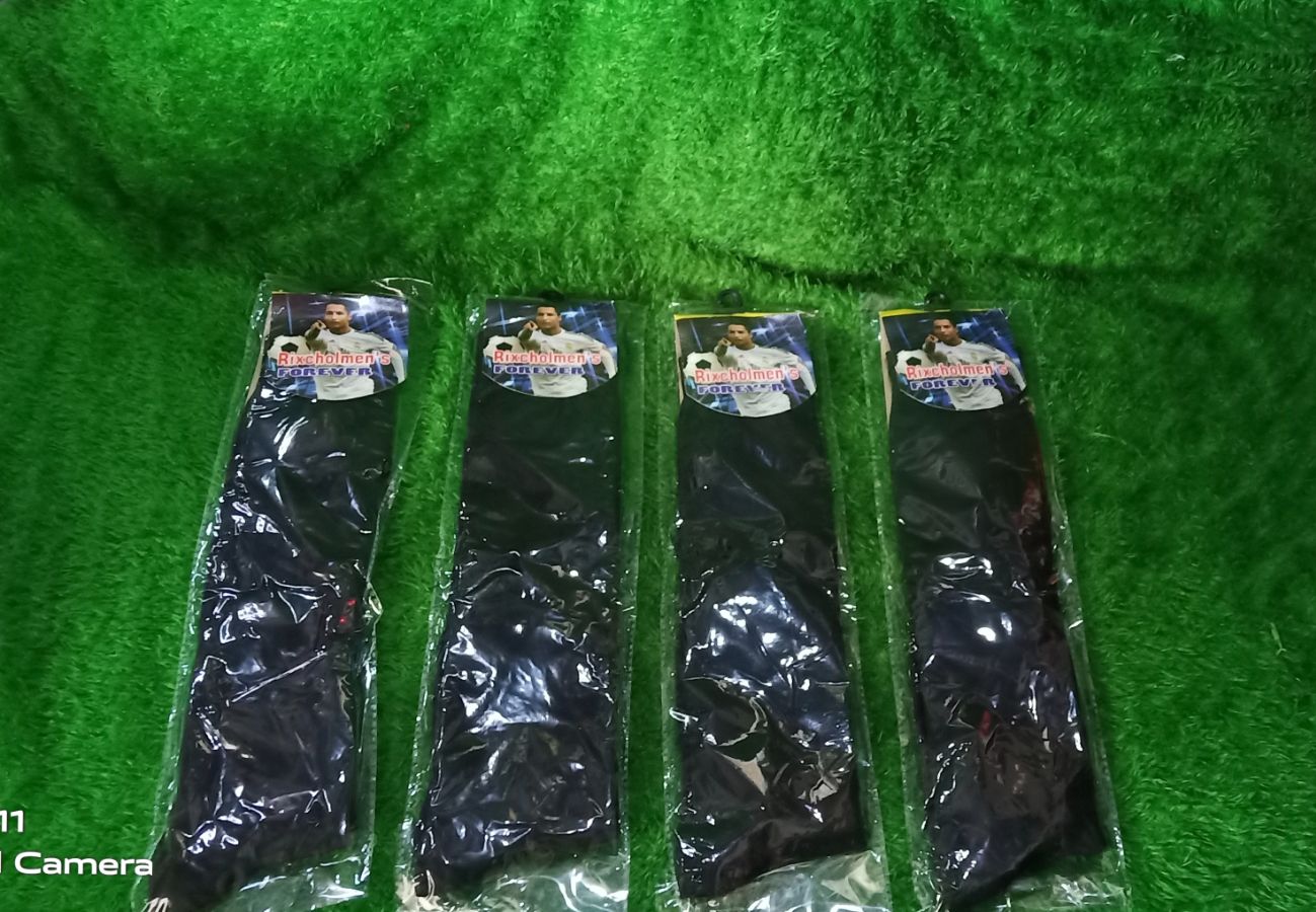 KK bola hitam panjang