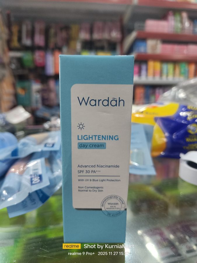 Wardah light day cream 20ml