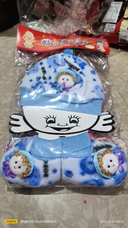 TOPI +Kaos kaki BLUDRU