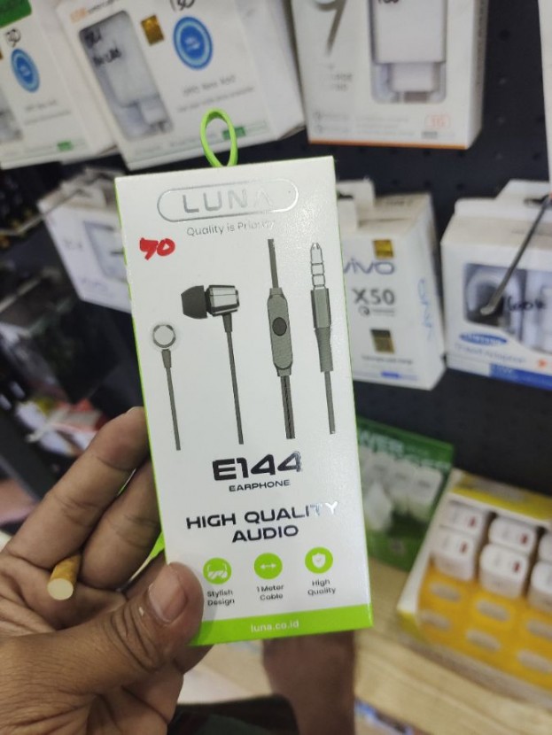 LUNA E144