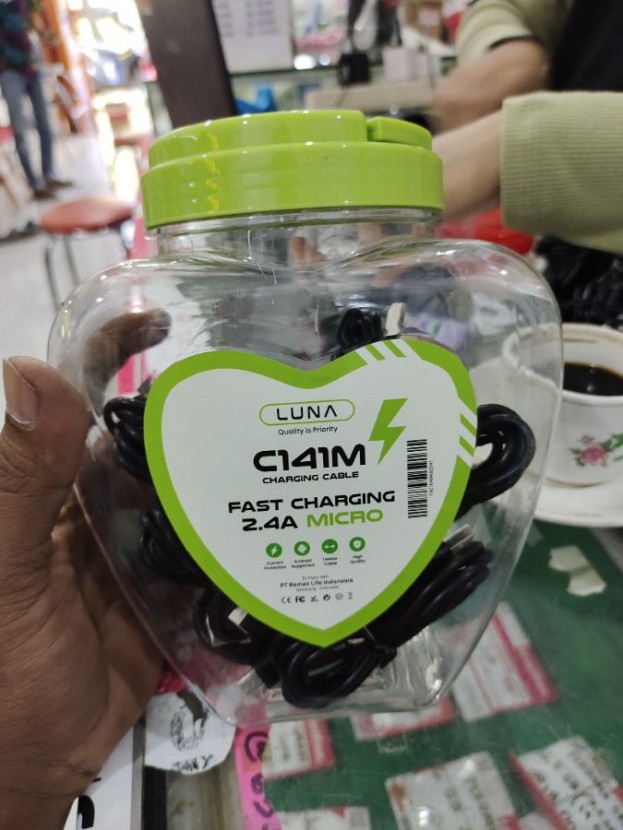 LUNA TOPLES C141M