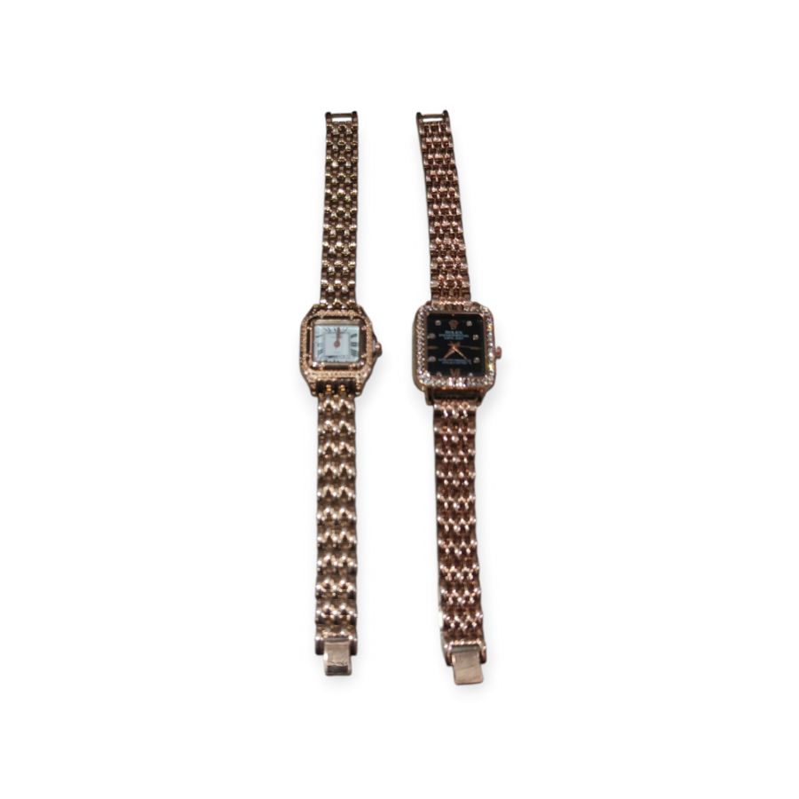 Jam cewek besi kecil