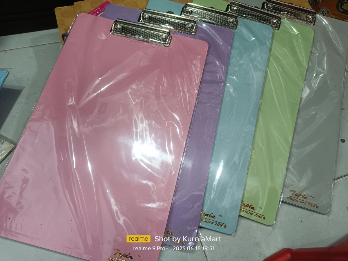 Papan pengalas plastik topla