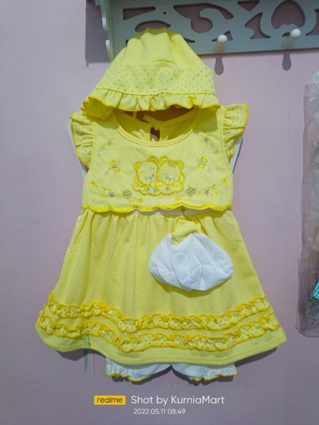 SET BAJU BABY TOPI+ KAOS TANGAN