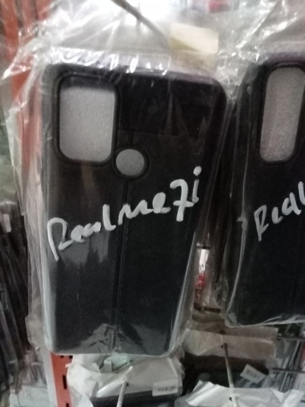 REALME 7i